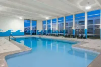 Ramada by Wyndham London - Pool