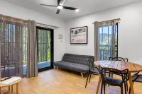 Kipara Tropical Rainforest Retreat فنادق في Flametree