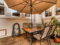 Charming Carriage House in Capital Hill