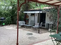 Studio Avec Terrasse et Pergola Dans Propriété Calme et Sécurisée Hotels in Cogolin