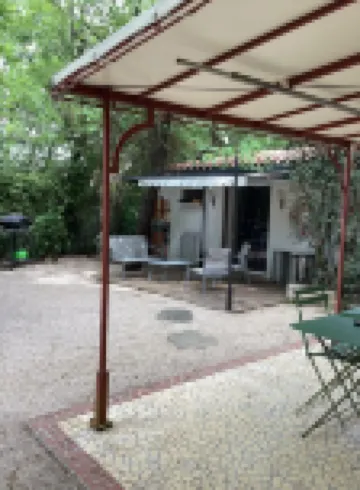 Studio Avec Terrasse et Pergola Dans Propriété Calme et Sécurisée