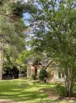 Secluded Oasis with Pool & Hot Tub. 5 minute walk to the lake.