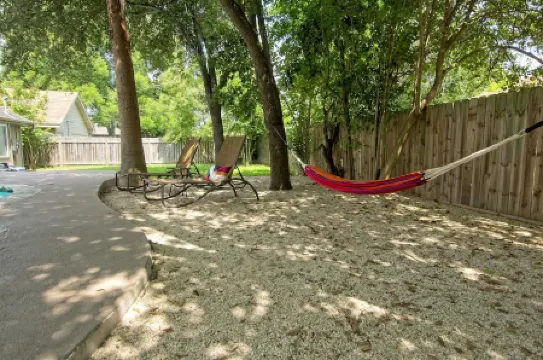 VRBO HOME AWAY Paradise Getaway House- With Pool and Hot Tub!