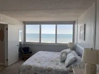 Oceanfront Getaway!! Relaxing Condo on the No-Drive Beach with a Pool, Hotels in Ponce Inlet