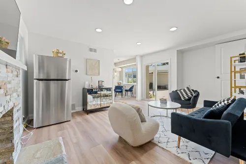 beautiful and quiet/2 beds/2baths house