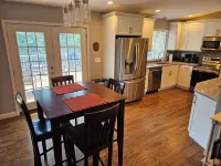 Luxurious Amenities at Zoey's House in Heart of Olivette