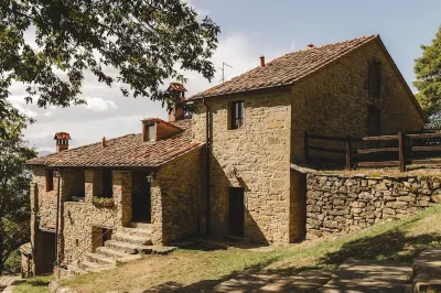 Villa Vallorsaia with private pool, lake view, no neighbors