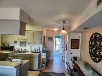 Cozy condo located one block from Carolina Beach and Freeman Park.