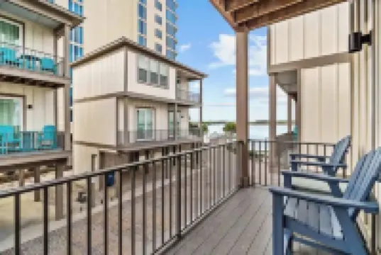 One Q-ute Cottage : Beach and Bay Retreat w/ Pool