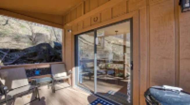 Unwind by the Great Smoky Mountain-Ashville, Maggie Valley, Cherokee