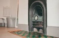 Charming Two Bedroom Apartment in Strawberry Hill Hotels in Twickenham