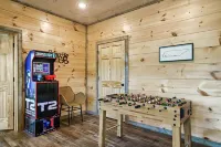 Newly Built Cabin! Hot Tub! Foosball! 5 MI to Pigeon Forge! Mountain Views!