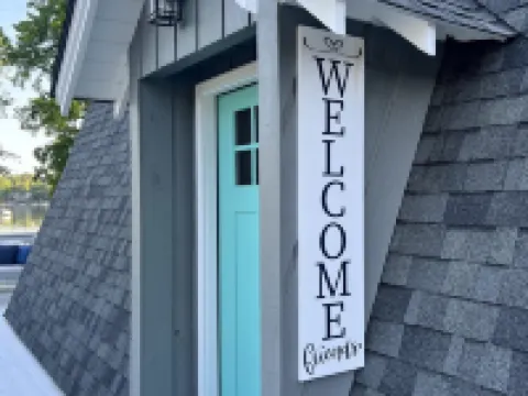 Dock Holiday - beautiful views on Badin Lake Hotels in Eldorado