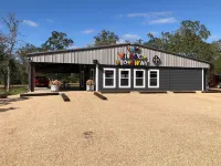 05 White Wing - Carmine Cottage with a Country View Big Red Barn Event Center附近的飯店