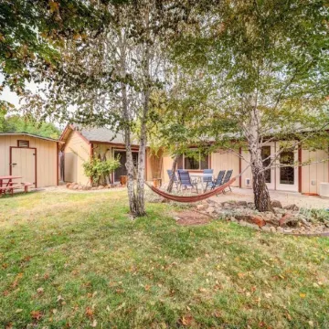 🏡 *NEW* The Artsy Abode ✨ Hot Tub ♨️ BBQ 🍖Foosball ⚽️