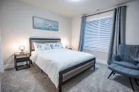 New Modern Townhouse, only short walk to the beach Các khách sạn gần Adrift Distillers