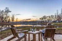 Lakeside Tiny House on the lake, in the mountains
