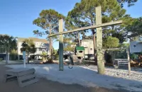 Cape Escape II End Unit on Lake & just 200 steps to beach w/ Beach chairs/cart