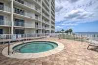 Gorgeous1st Floor 3/2 condo with private beach. 7th night free for weekly rental