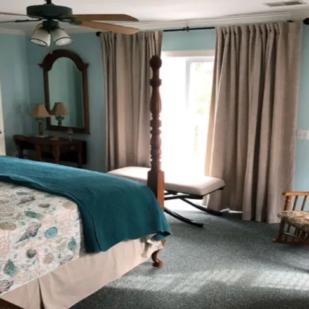 2 Family House Steps from Beach; 2 Master Bedrooms; Beach and Bike Equipment too
