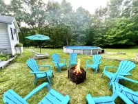 5 BDR Poconos Villa ~ Large Hot Tub ~ Game Room ~ Privacy Hotels in Middle Smithfield Township