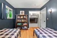 Modern A-Frame Cabin + Hot Tub + Golf Cart. Amenities Galore!