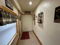 The Bear Den - Lovely 2 Bedroom 1 Bath home close to skiing, snowmobiling & more