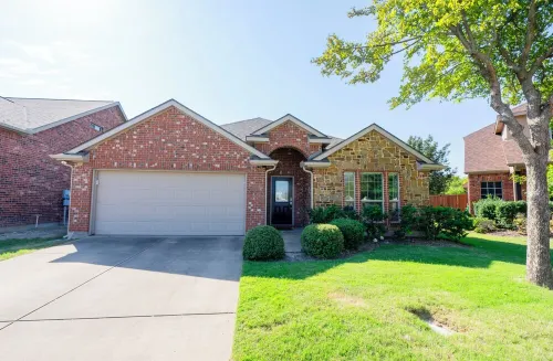 Serene 4-Bedroom House with BBQ, 5-TVs in McKinney Facing Park & Pond Sleep 12