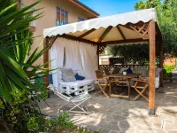 oasis of relaxation not far from the sea, parking in the inner courtyard. Hotels in Marotta