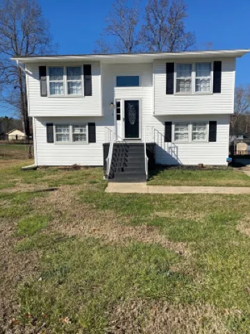 Near great hiking trails and the friendly amenities of downtown Travelers Rest Hotels in Travelers Rest