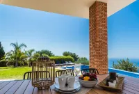 Villa El Pino. Beautiful and spacious Spanish style villa with private pool