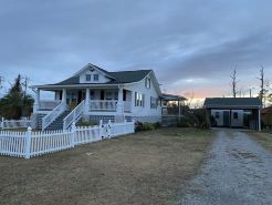Water View&Access~ Game Room~Sunrise~Beach~Kayak Fishing~Close to Ferry~Sleeps 6