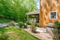 LAKEVIEW GETAWAY adjacent to Floating Mill Park