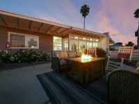 "POINT BREAK! House 2-King Beds, 1-Block to Beach! - 방갈로