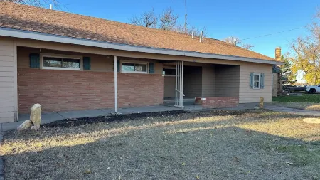 Home of Quivira Ave Отели рядом с достопримечательностью «Great Bend Courthouse»