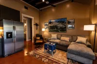 Incognito #1: Located Steps from the Scotsman General Store - Downtown Laurel Hotels in Laurel