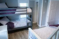 Dale Hollow Hideaway less then 4 miles to state park and state golf course. Hotels in Cumberland County