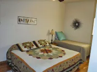 Acorn Timbers Apartment - Lakefront apartment with pier on Lake O' the Pines.