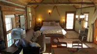 Cozy, Rustic Cabins near Chico Hot Springs & only 35 mins to YELLOWSTONE PARK!!