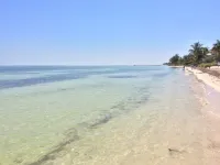 Private Beachfront Paradise Отели рядом с достопримечательностью «Си Берд Марина»