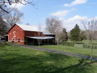 Hidden Hollow Farm - Pool; Game Rm; Sleeps 26, 55 min. to DC, Riverwalk & Trails