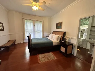 Guest Cottage at Historic Estate 힐로 베이프론트 사커 필즈 주변 호텔