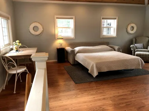 Peaceful Lake Home on Crystal Clear Water- Sunday to Sunday rental Hotel a Springwater