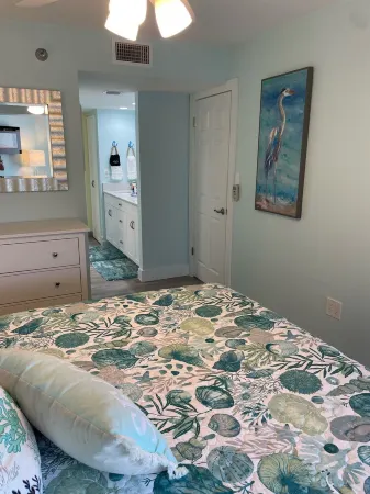 FIRST-CLASS "ALL INCLUSIVE" WATERFRONT DREAM