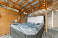 Pool/Hot Tub/75 inch TV/1000mbps/Brand New