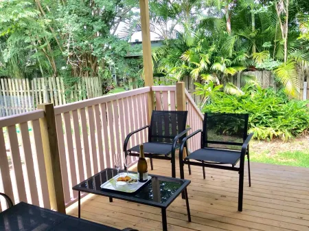 Spacious cottage set in a heritage garden