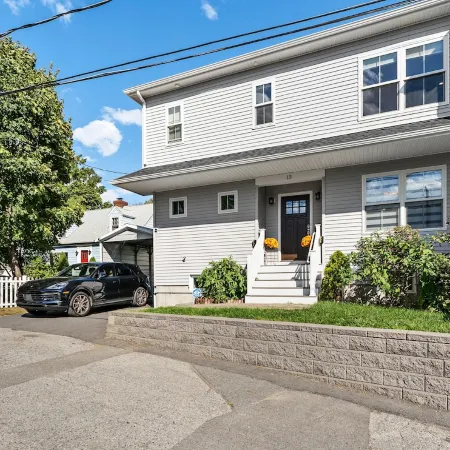 Luxury large house minutes to Cambridge and Boston
