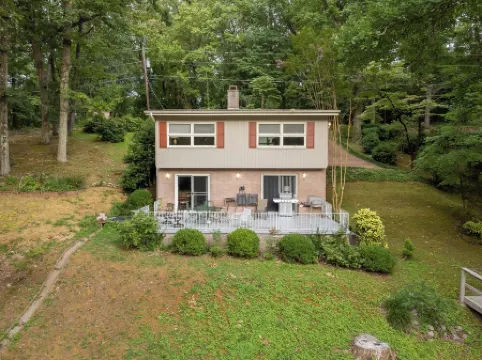 Bettie’s Lake Cottage on Wilson Lake.
