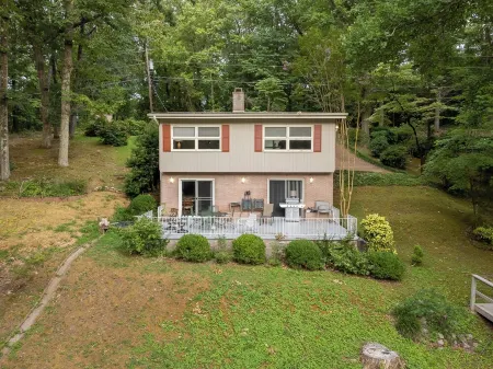 Bettie’s Lake Cottage on Wilson Lake.