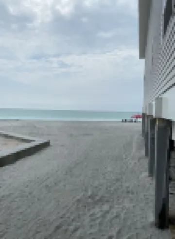 Stunning Condo Inside / Out Direct Beach Front